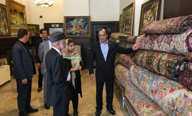 دیدار وزیر امور خارجه عمان از فرش عظیم زاده